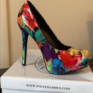 Steve Madden floral pumps size 7.5